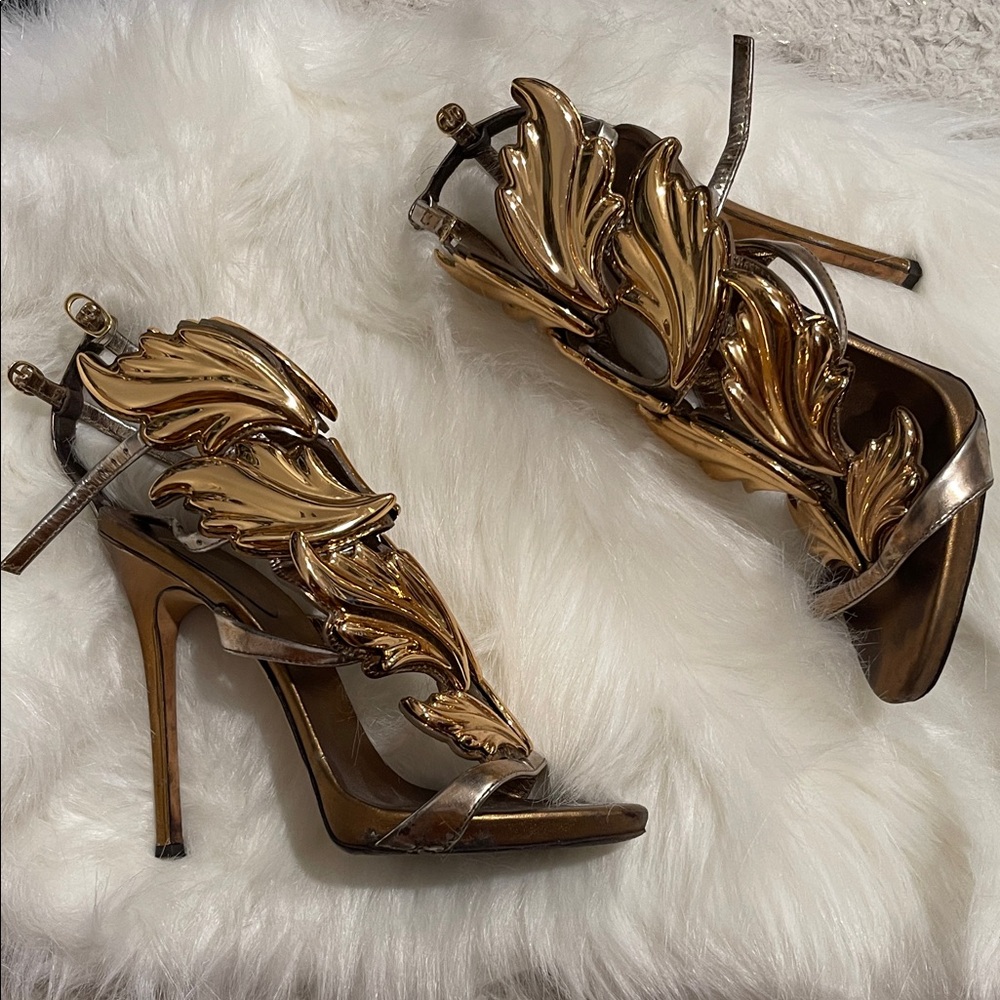 Gold Giuseppe Zanotti Wing heels